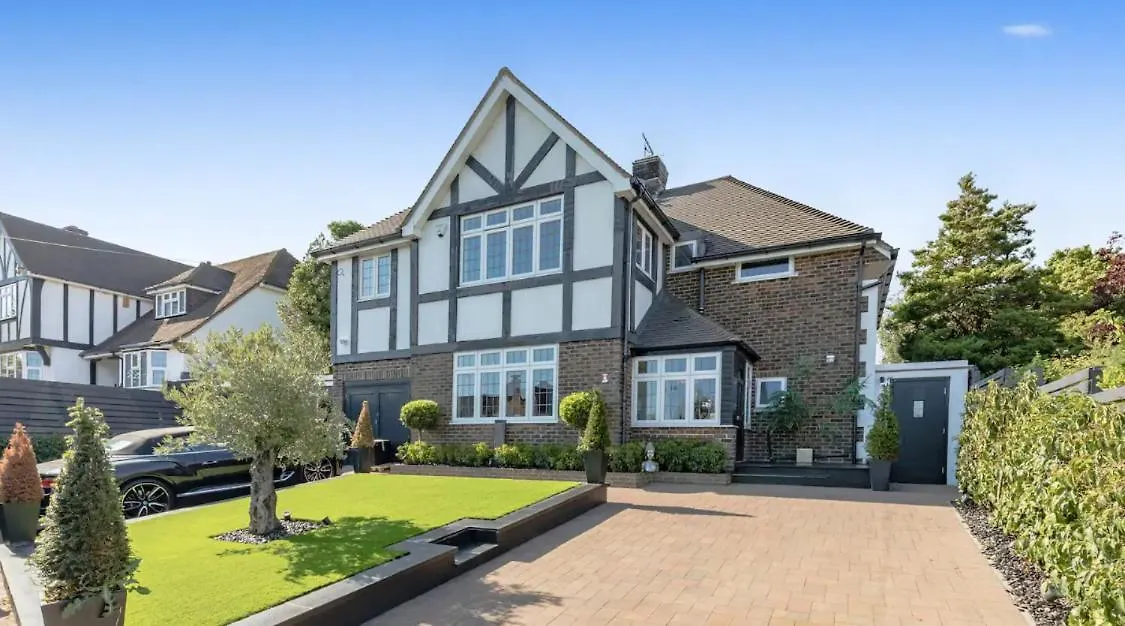 Brighton Luxury Spa Escape By Crown Gardens Holiday Homes United Kingdom